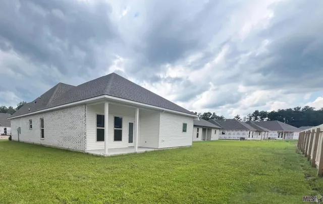 $283,720 | 42282 Blue Bay Drive, Ponchatoula, LA 70454