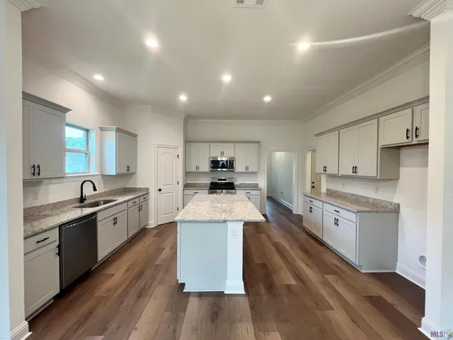 $283,720 | 42282 Blue Bay Drive, Ponchatoula, LA 70454