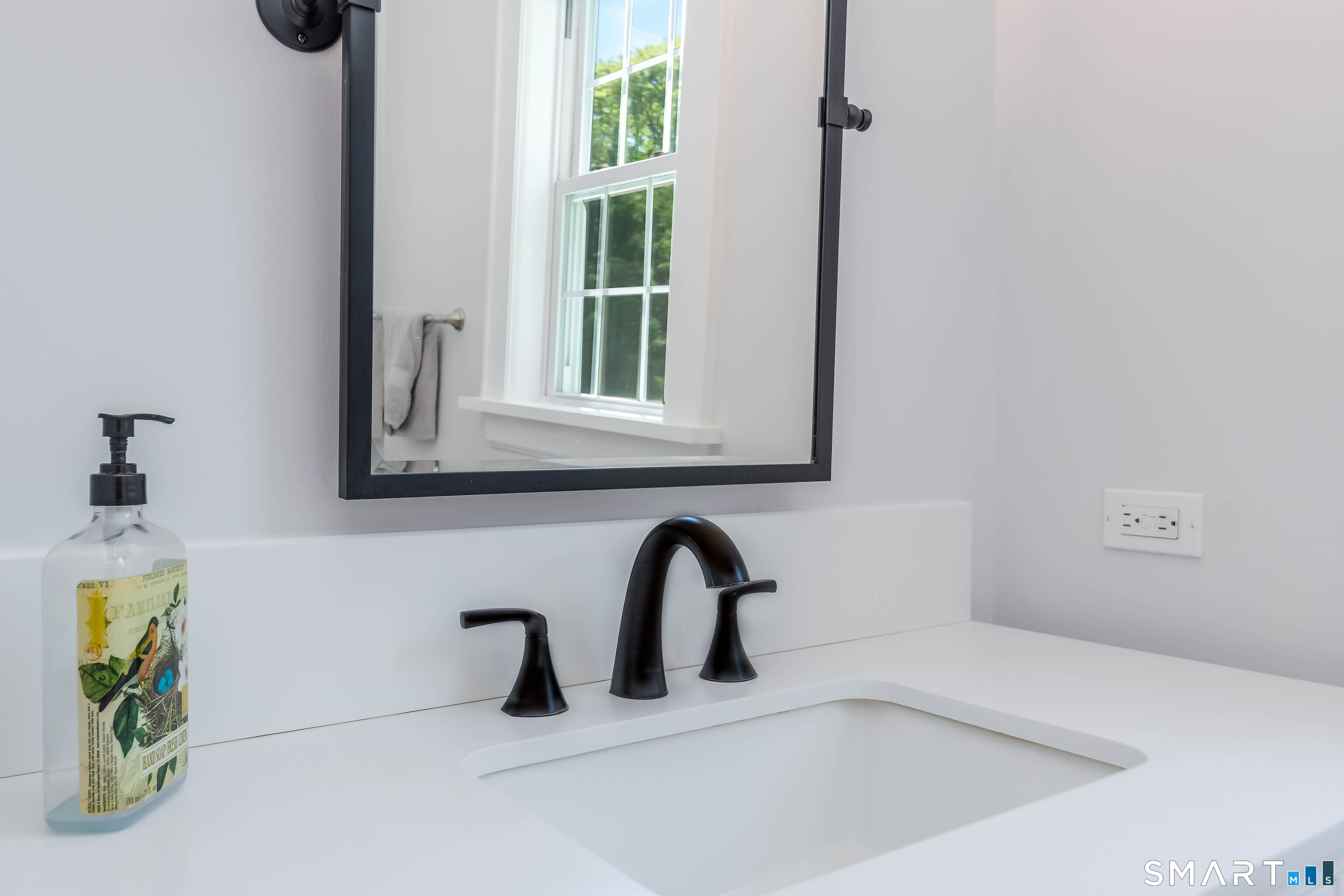 164 Ludlowe Road Fairfield, CT 06824 - Photo 21 of 40