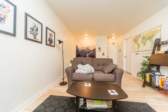 $150,000 | 2629 North Hampden Court, Unit 204, Chicago, IL 60614