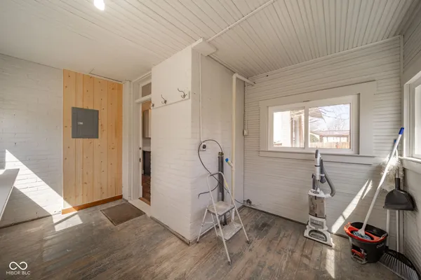 $355,000 | 149 North Dalton Avenue, Albany, IN 47320