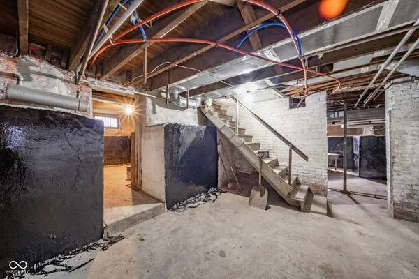 $355,000 | 149 North Dalton Avenue, Albany, IN 47320