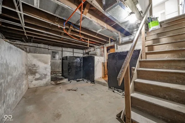 $355,000 | 149 North Dalton Avenue, Albany, IN 47320