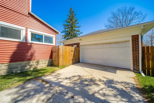 $355,000 | 149 North Dalton Avenue, Albany, IN 47320