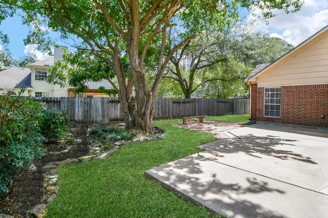 $2,550 | 6335 Oakburl Lane, Sugar Land, TX 77479