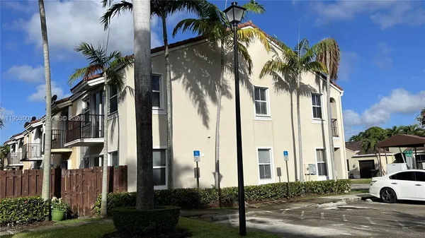 $3,600 | 14928 Southwest 40th Street, Unit 14929, Miami, FL 33185