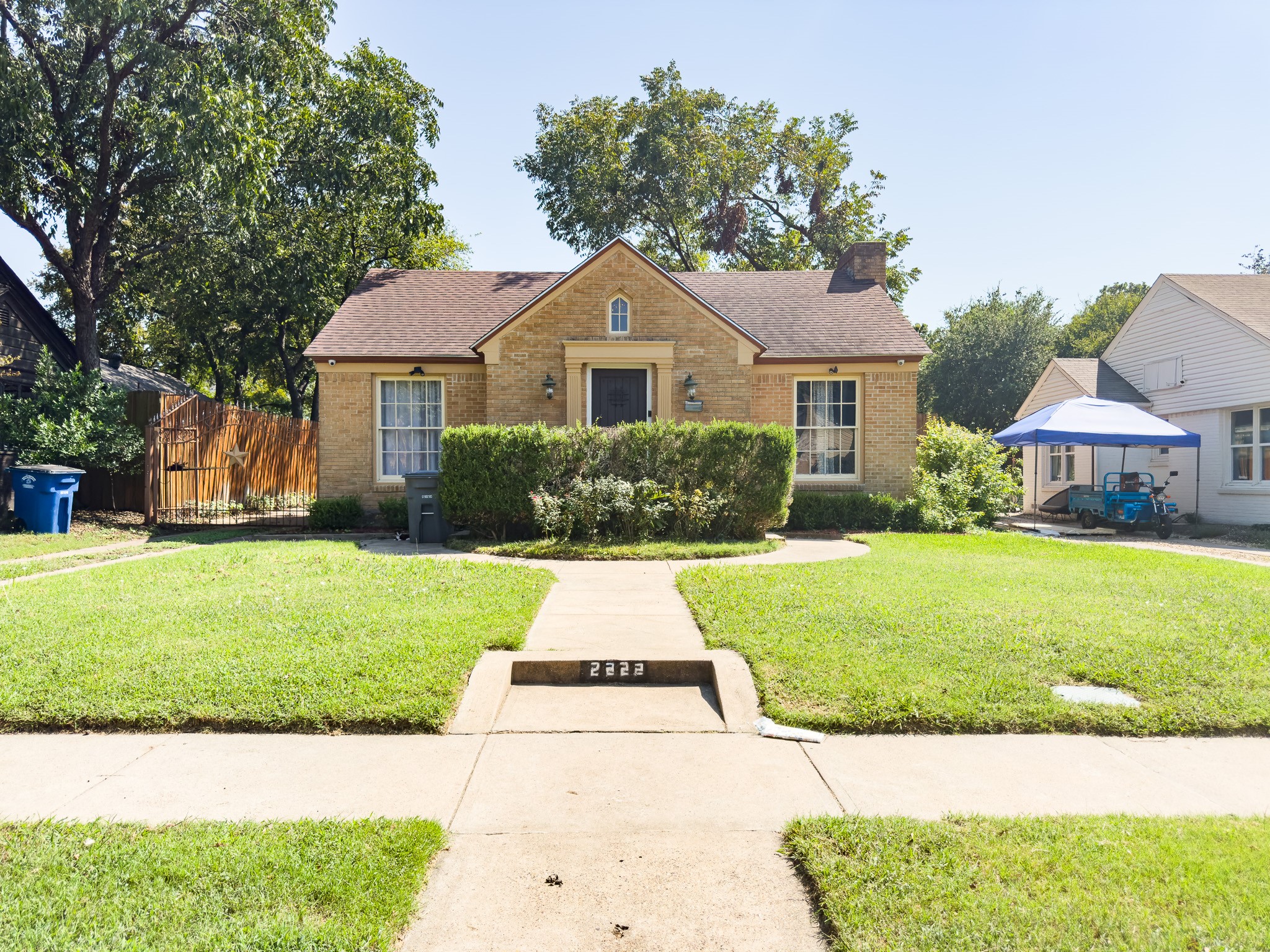 2222 Carnes Street Dallas, TX 75208 - Photo 2 of 50