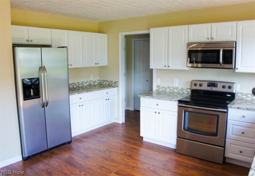 242 Sandstone Ridge Way Berea, OH 44017 - Photo 1 of 4 Gallery Image 1