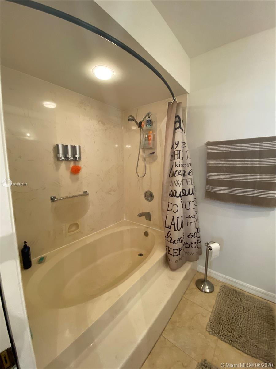 8547 Ardoch Road Miami Lakes, FL 33016 - Photo 22 of 41 Gallery Image 22