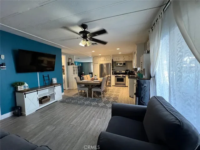 $189,999 | 201 West Collins Avenue, Unit 40, Orange, CA 92867