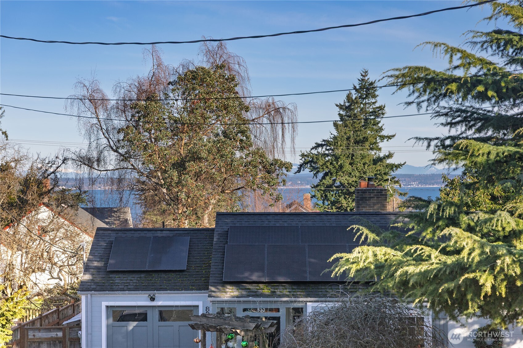 877 Monroe Street Port Townsend, WA 98368 - Photo 31 of 39 a backyard of a house