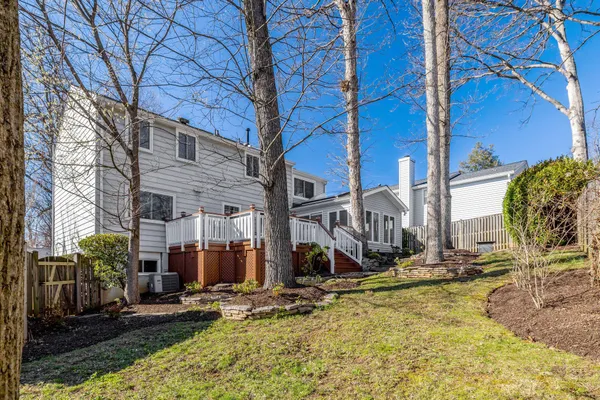 $5,500 | 2015 Freedom Lane, Falls Church, VA 22043