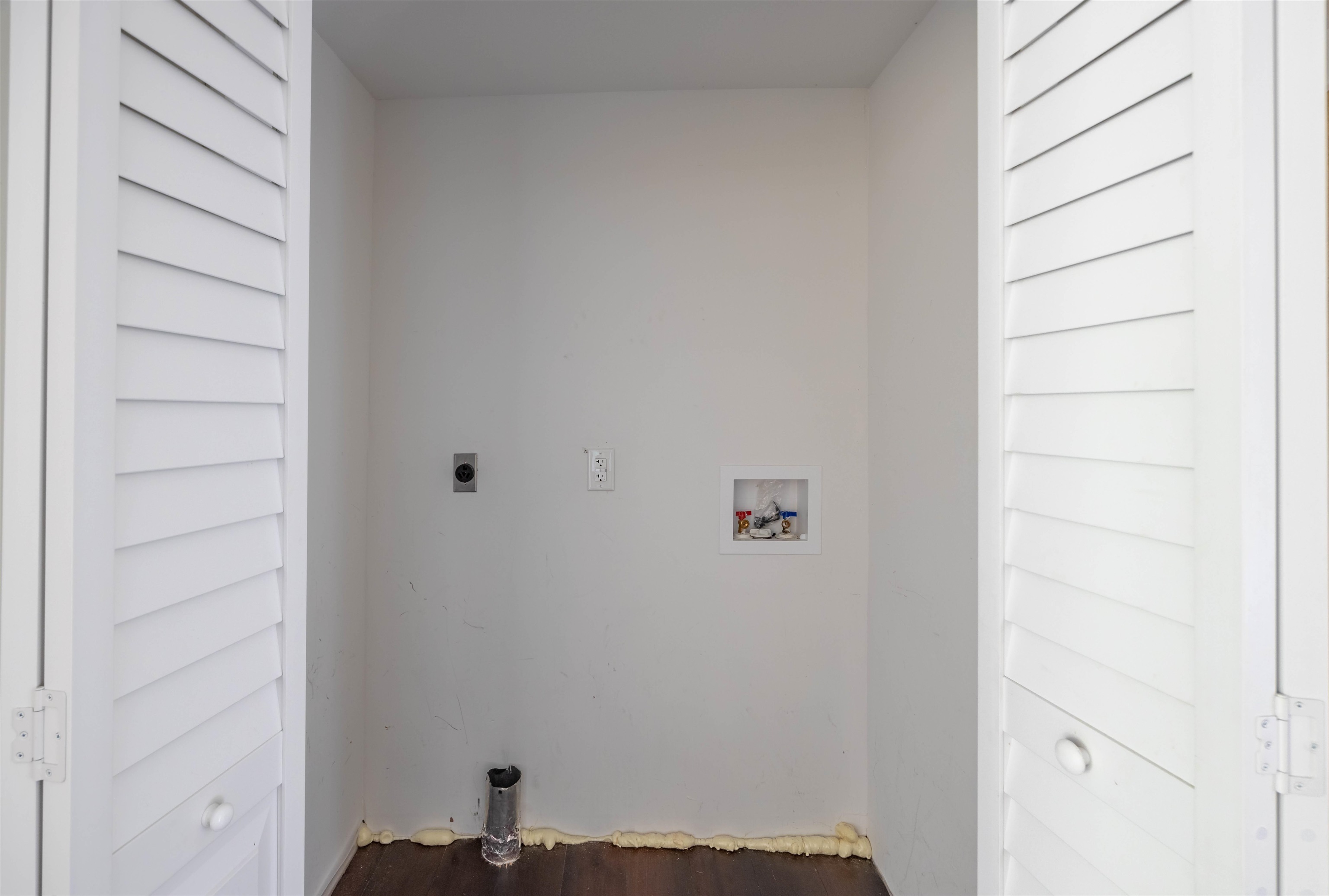 112 South Juniper Street Foley, AL 36535 - Photo 17 of 64 Laundry area featuring hookup for a washing machine, wood finished floors, and hookup for an electric dryer