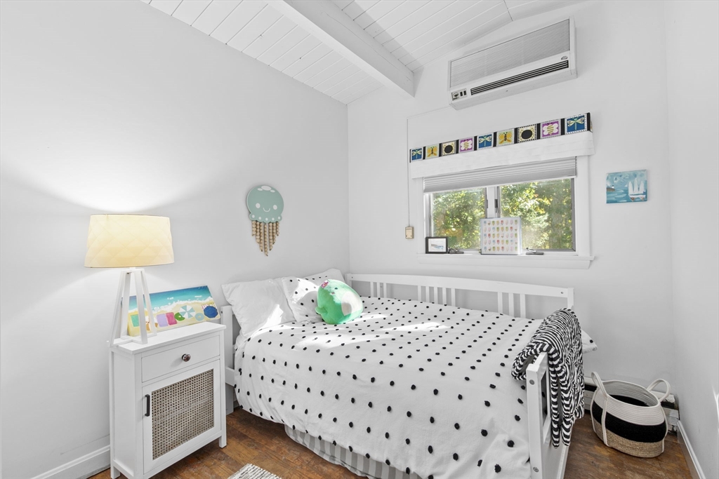 33 Nemasket Road Falmouth, MA 02540 - Photo 11 of 34