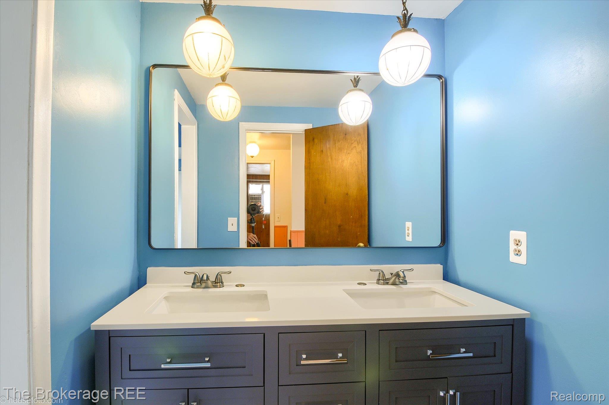 732 E. Grand Blanc Rd. Grand Blanc, MI 48439 - Photo 21 of 31 38-Housefoto_3009064-HDR(5).jpg