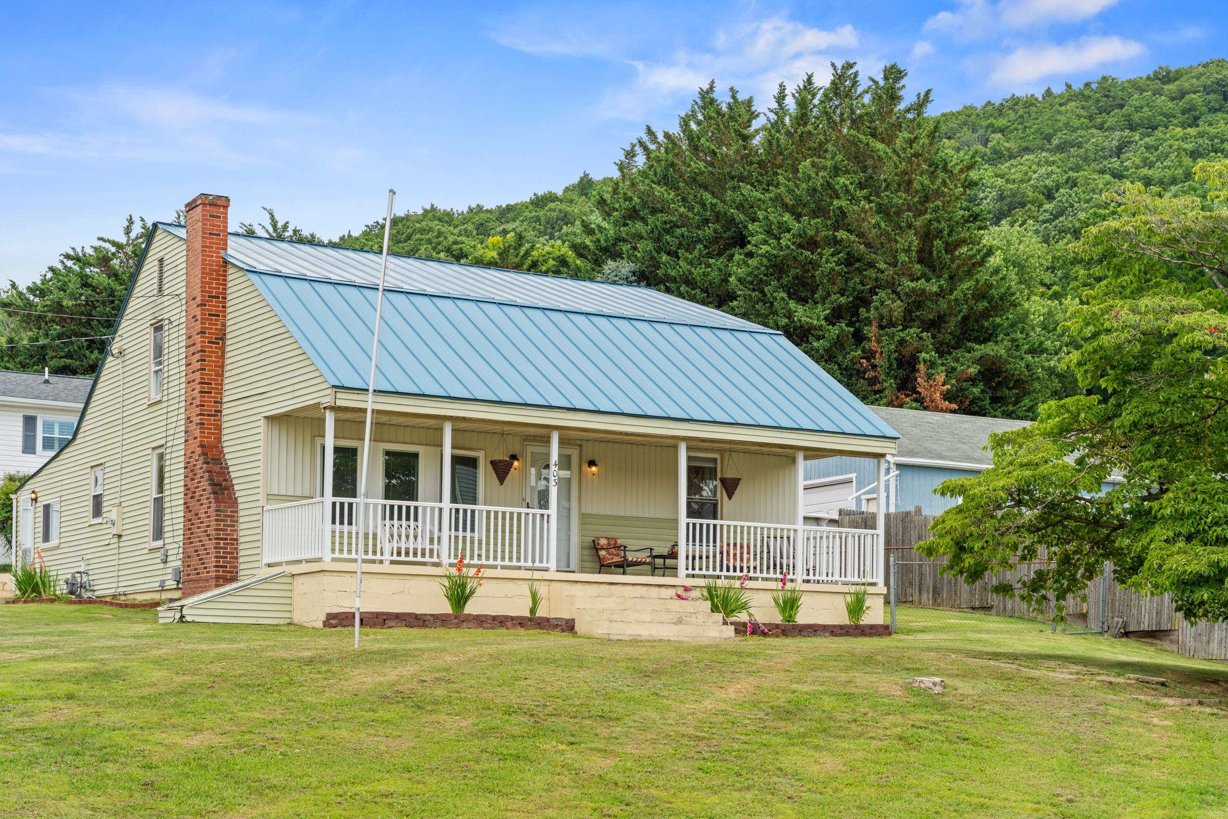 403 Betsy Bell Road Staunton, VA 24401 - Photo 2 of 59 LARGE FRONT YARD