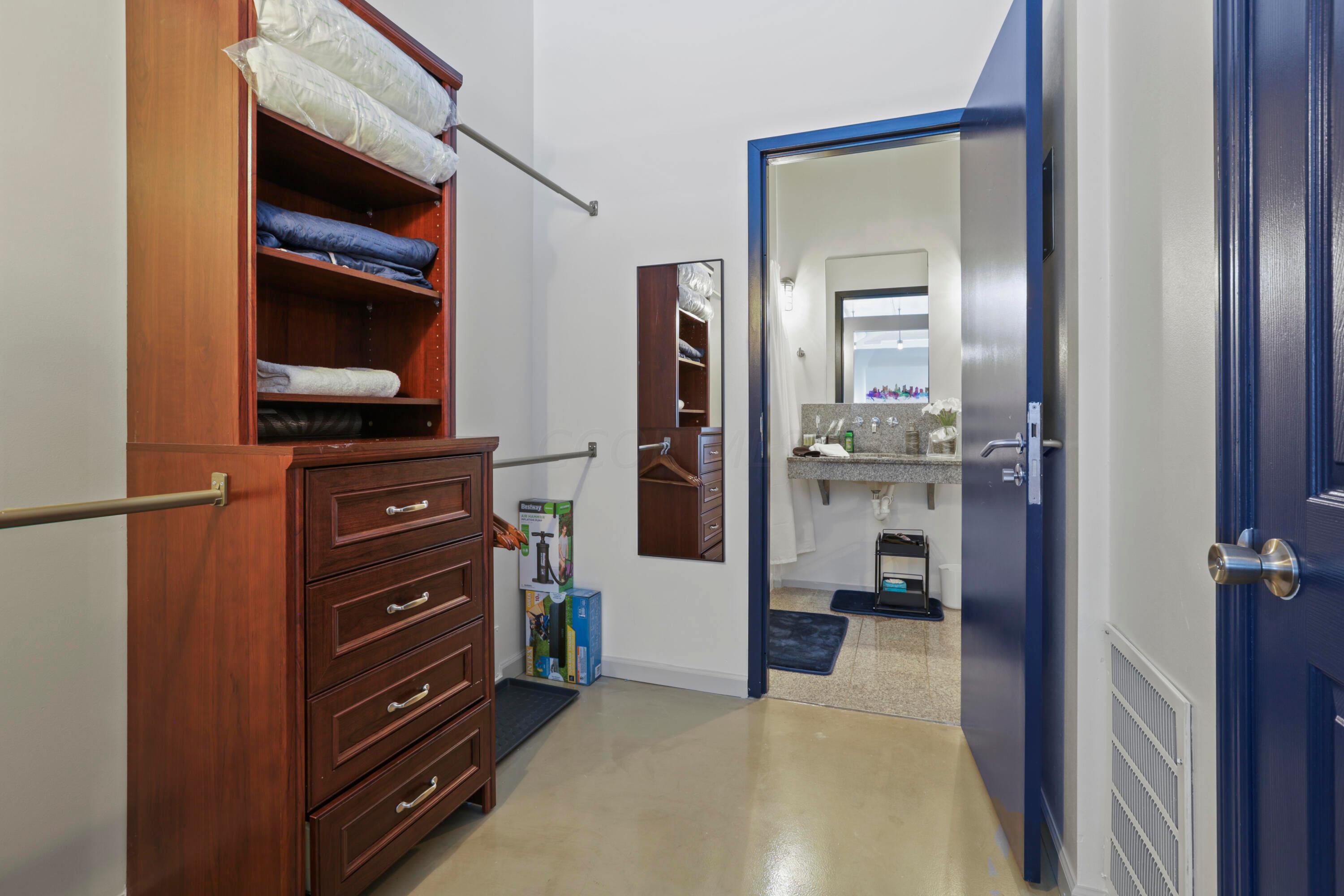 60 East Spring Street, Unit 105 Columbus, OH 43215 - Photo 12 of 30 Large closet