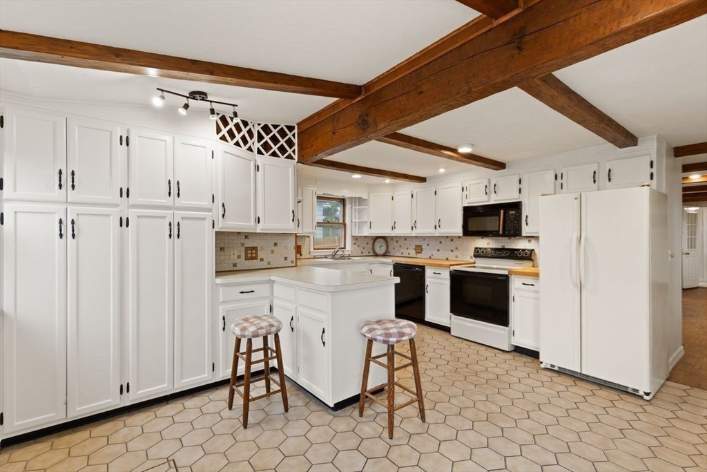 17 Bayview Road Marblehead, MA 01945 - Photo 11 of 42