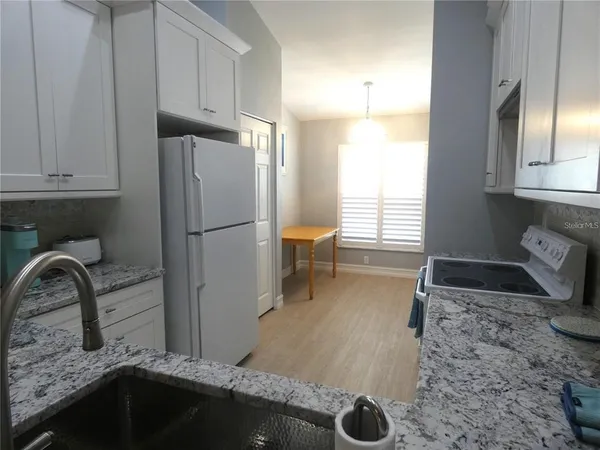 $5,000 | 4640 Tower Hill Lane, Unit 2325, Sarasota, FL 34238