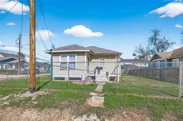 $425,000 | 1110 Mathis Street, Houston, TX 77009