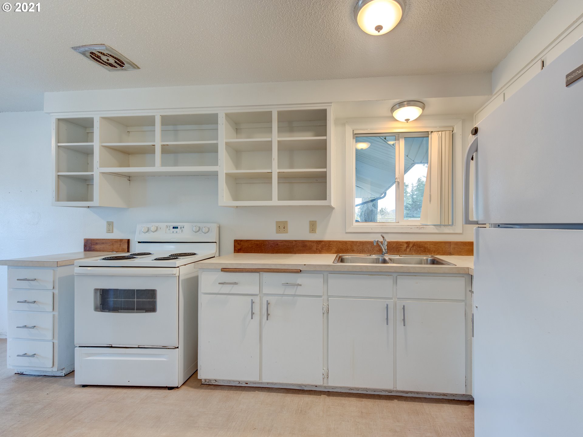 5983 F Street Springfield, OR 97478 - Photo 8 of 17