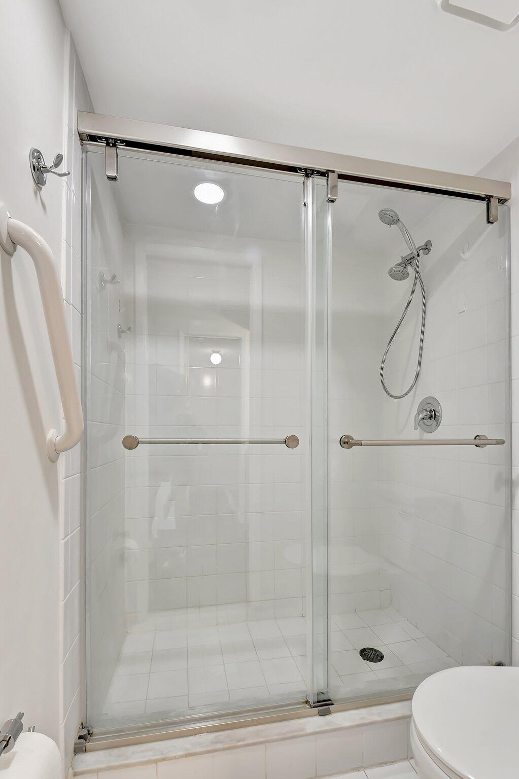 820 Lavers Circle, Unit G402 Delray Beach, FL 33444 - Photo 14 of 28 820 LAVERS CIRCEL #G402