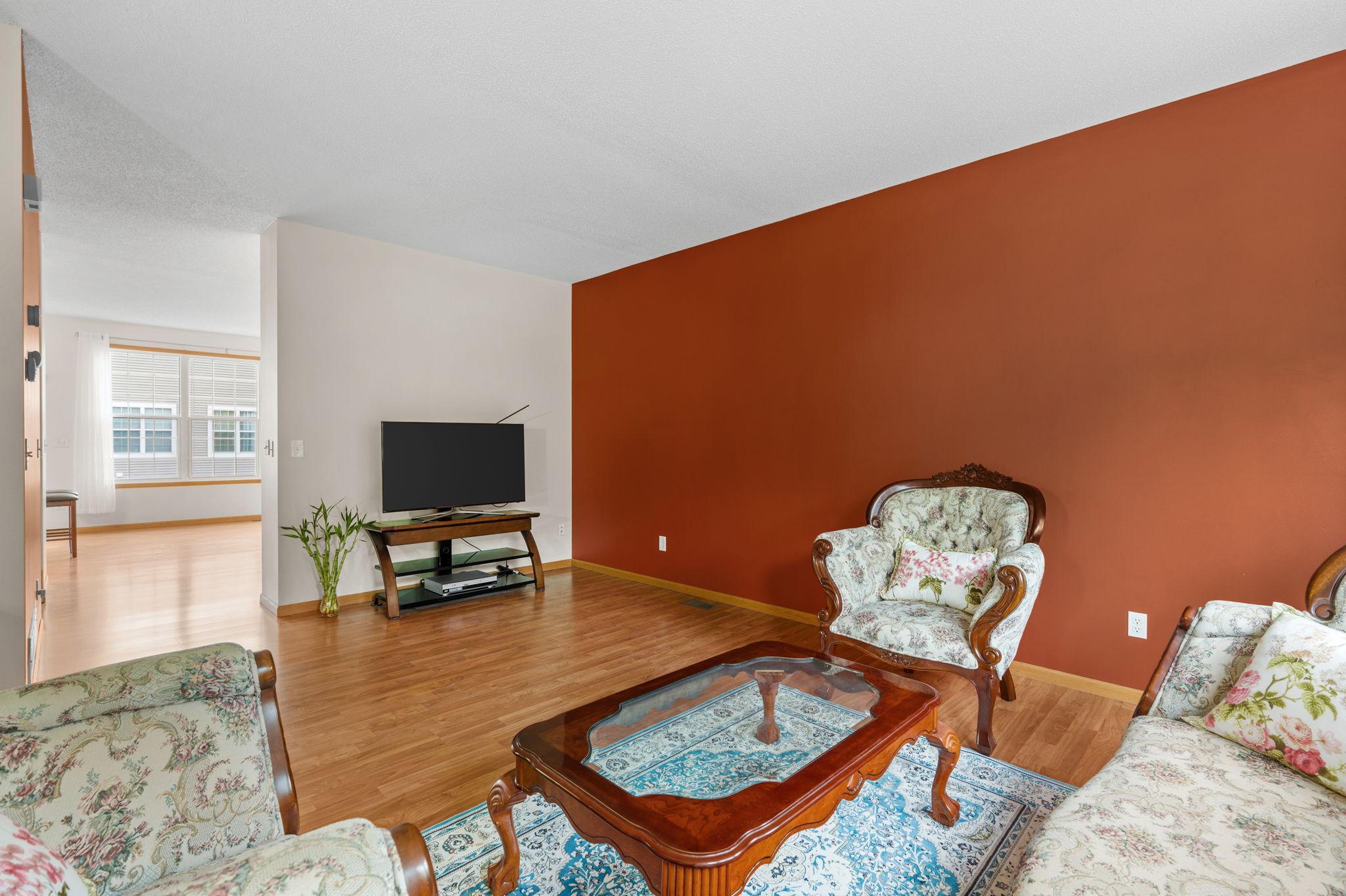 1778 Riverside Drive Shakopee, MN 55379 - Photo 3 of 30