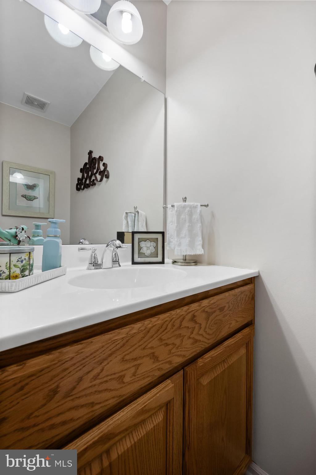 21 Teaberry Lane Delran, NJ 08075 - Photo 17 of 40 Half Bath