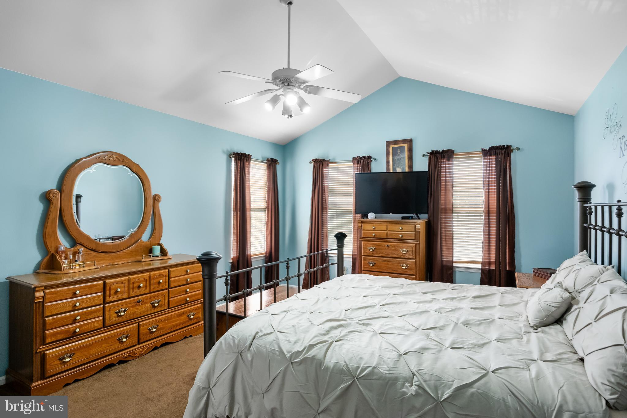 21 Teaberry Lane Delran, NJ 08075 - Photo 20 of 40 Primary Suite