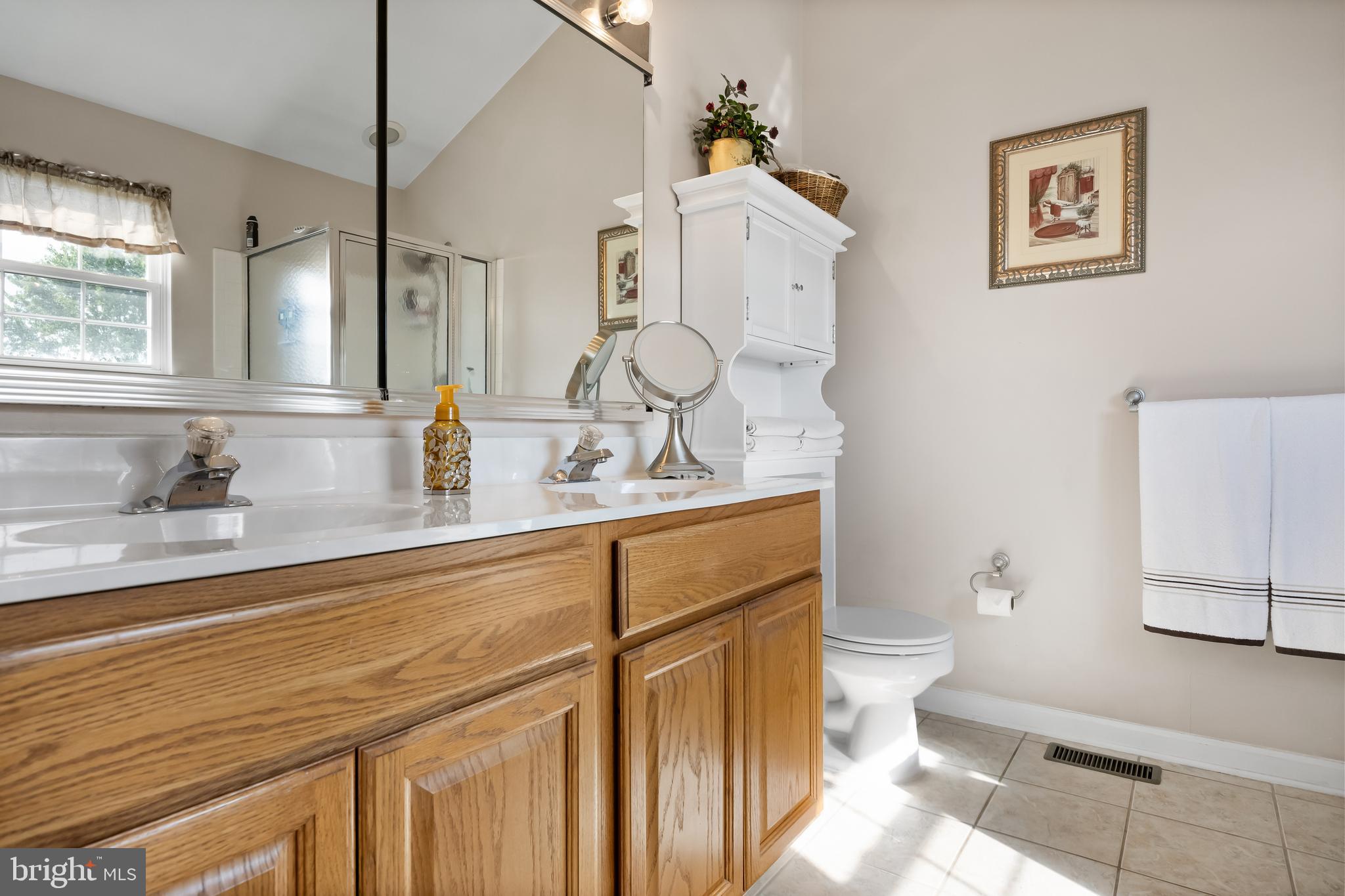 21 Teaberry Lane Delran, NJ 08075 - Photo 22 of 40 Primary Bathroom
