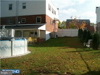 11948 Dumont Road Philadelphia, PA 19116 - Photo 4 of 12 Exterior Back