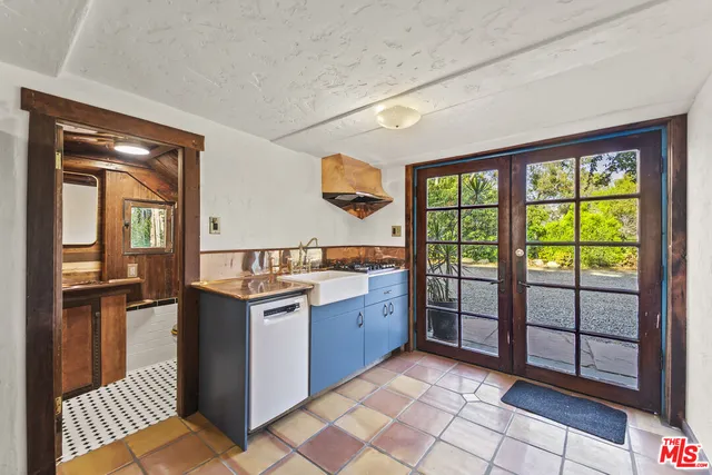 $6,990 | 1403 Avon Park Terrace, Los Angeles, CA 90026