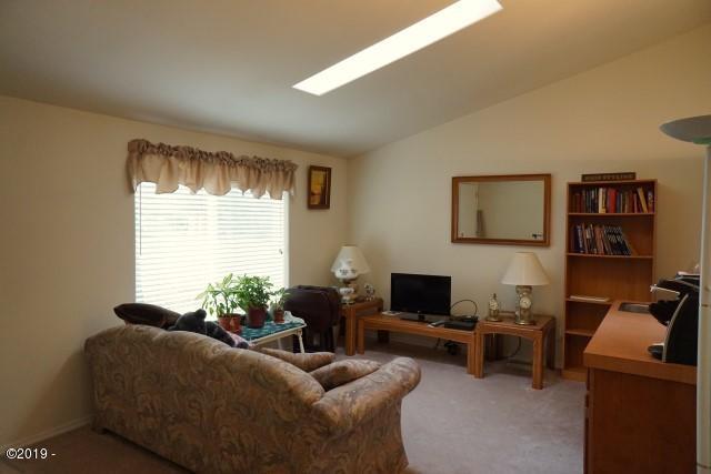 2399 Northeast Holmes Road Lincoln City, OR 97367 - Photo 16 of 30 Famly Room