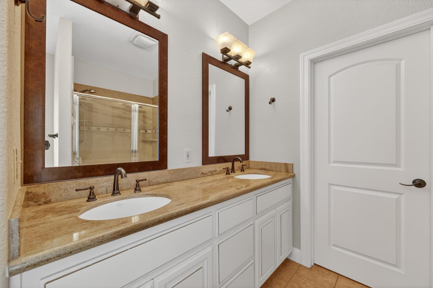 6005 Virginiatown Road Newcastle, CA 95658 - Photo 32 of 72 Primary Bathroom