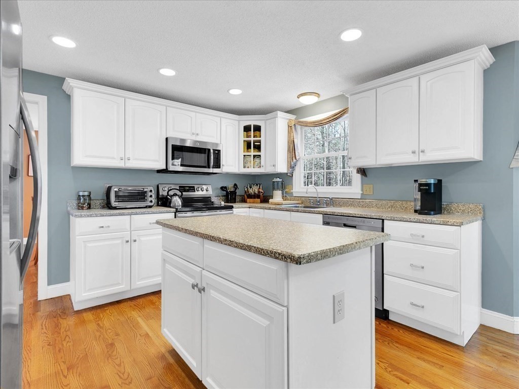 34 West Shore Road Merrimac, MA 01860 - Photo 5 of 23 Gallery Image 5