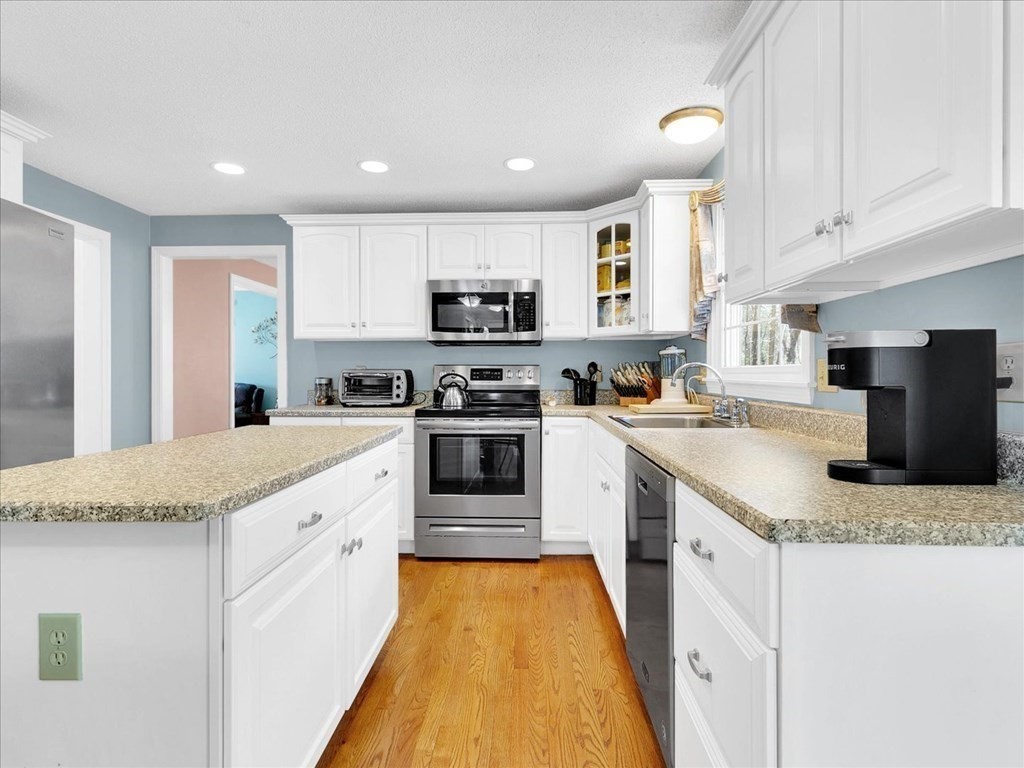 34 West Shore Road Merrimac, MA 01860 - Photo 6 of 23 Gallery Image 6