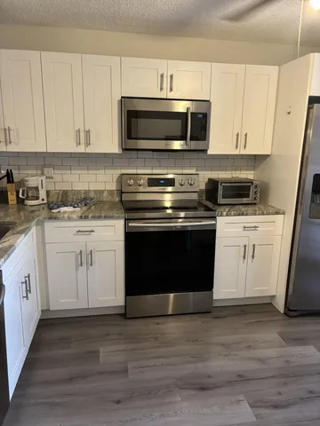 $3,895 | 5048 Heatherhill Lane, Unit 2, Boca Raton, FL 33486