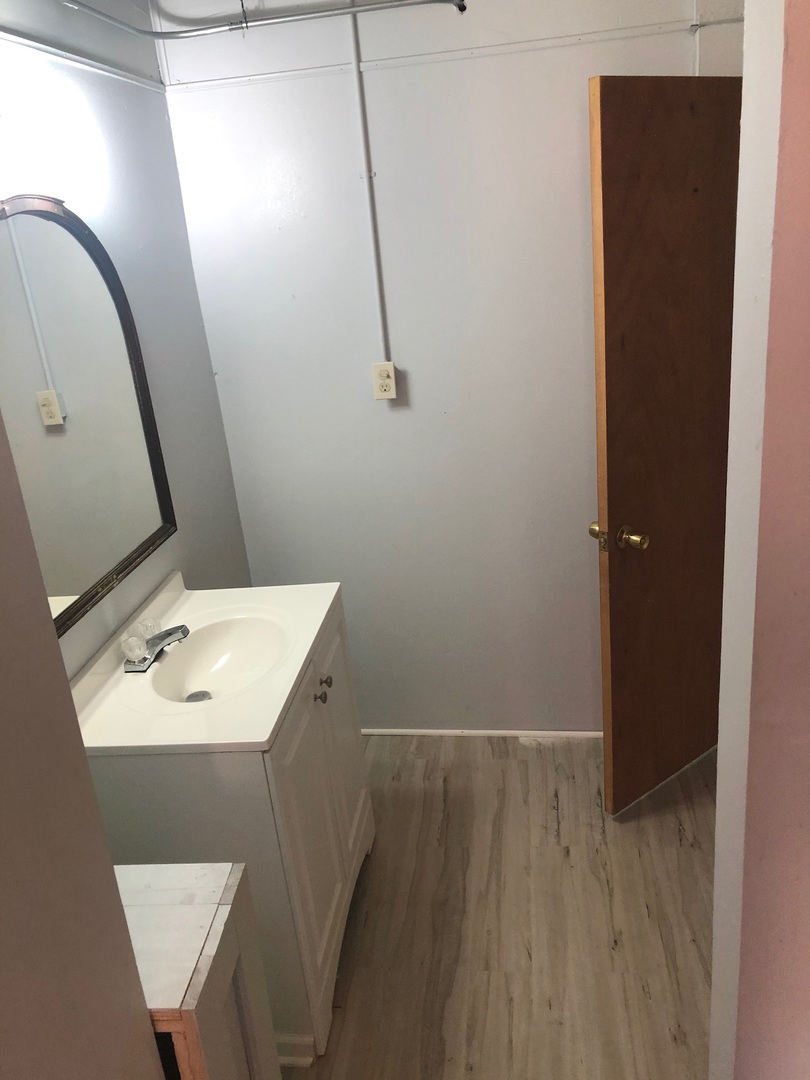 8 North Broadway, Unit 2 Aurora, IL 60505 - Photo 6 of 9