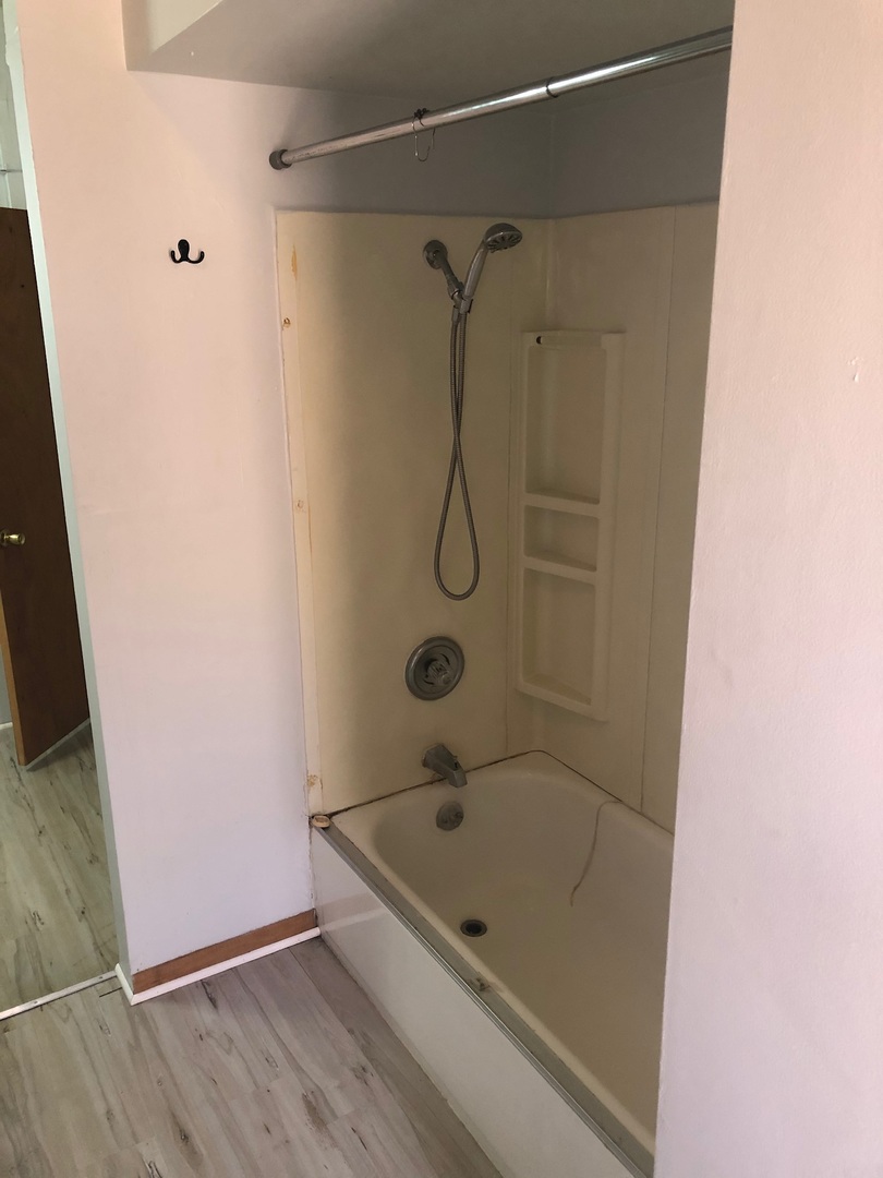 8 North Broadway, Unit 2 Aurora, IL 60505 - Photo 8 of 9