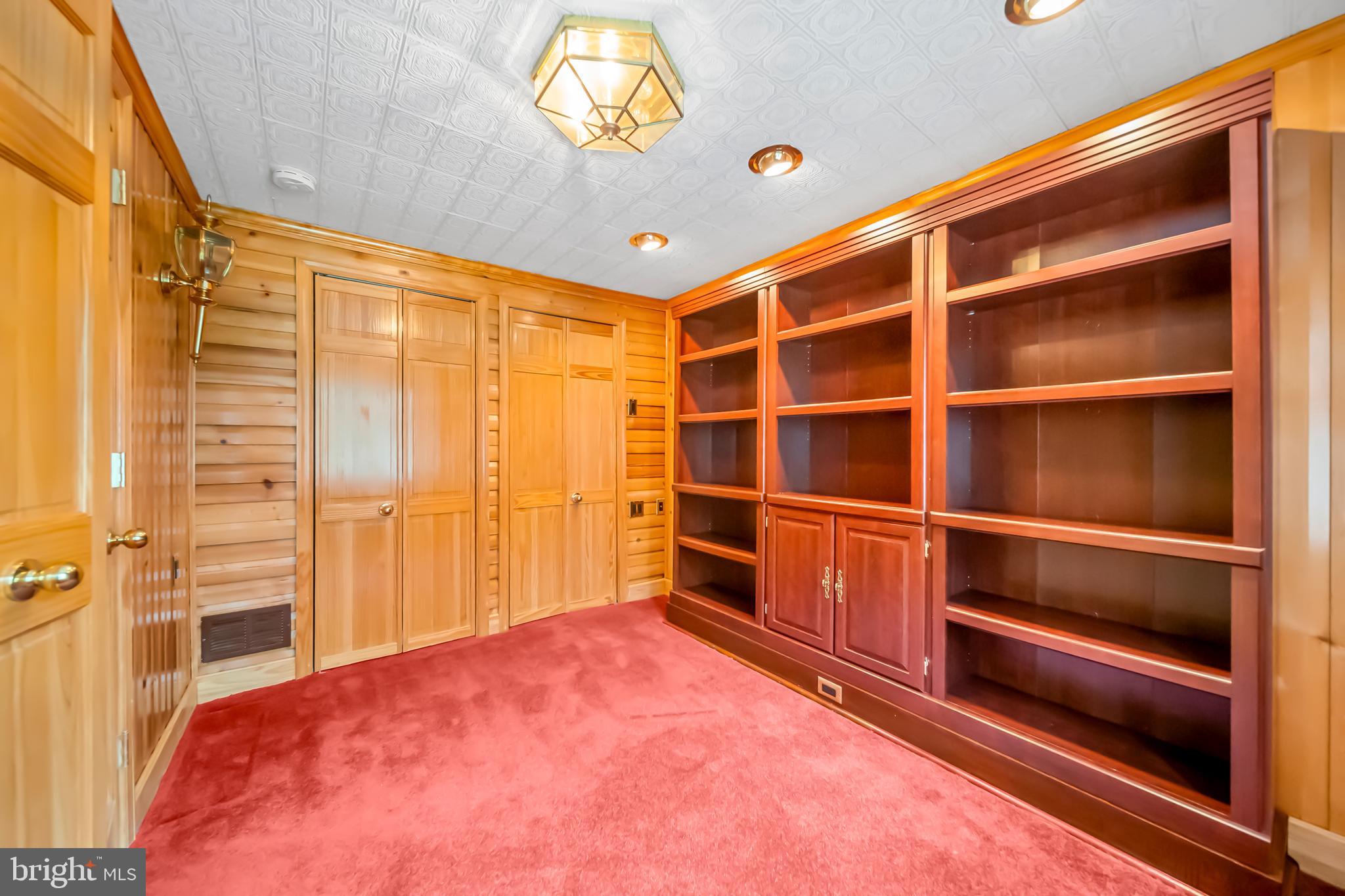 18189 Sands Road Purcellville, VA 20132 - Photo 60 of 145 Basement study or bedroom.