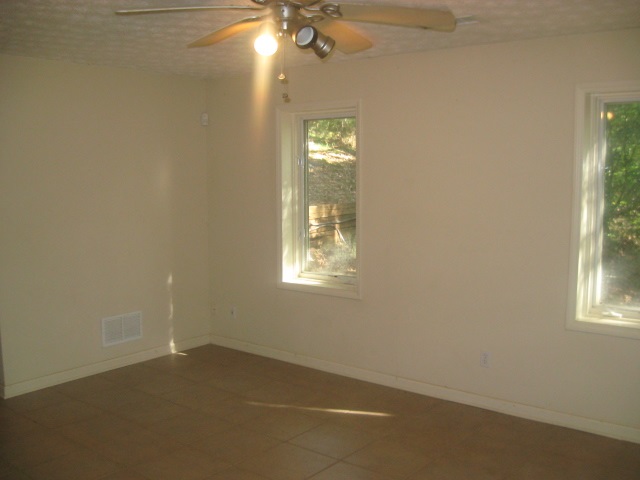 121 Fennell Road Townville, SC 29689 - Photo 10 of 12 Gallery Image 10