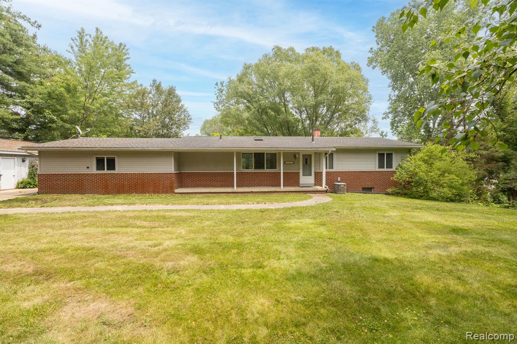 9920 Dexter-Pinckney Road Pinckney, MI 48169 - Photo 1 of 46 Gallery Image 1