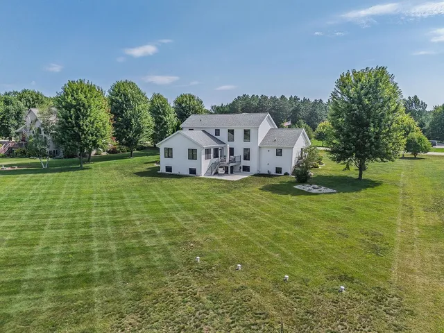 $734,900 | S4166 Whispering Pines Drive, Baraboo, WI 53913