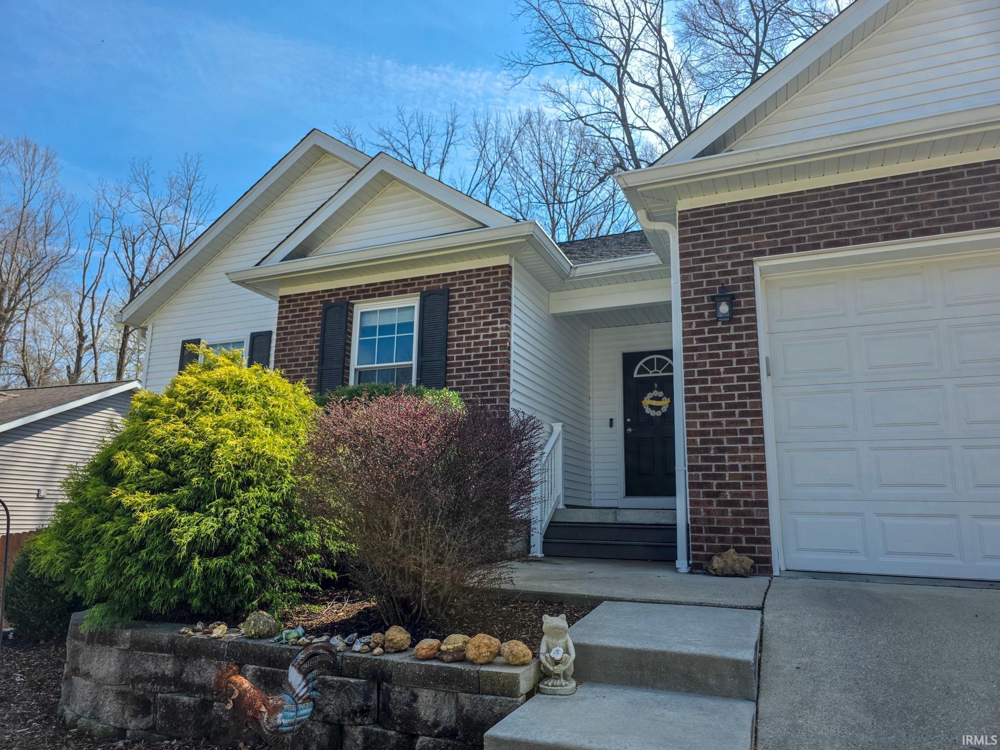 1263 West Countryside Lane Bloomington, IN 47403 - Photo 2 of 27