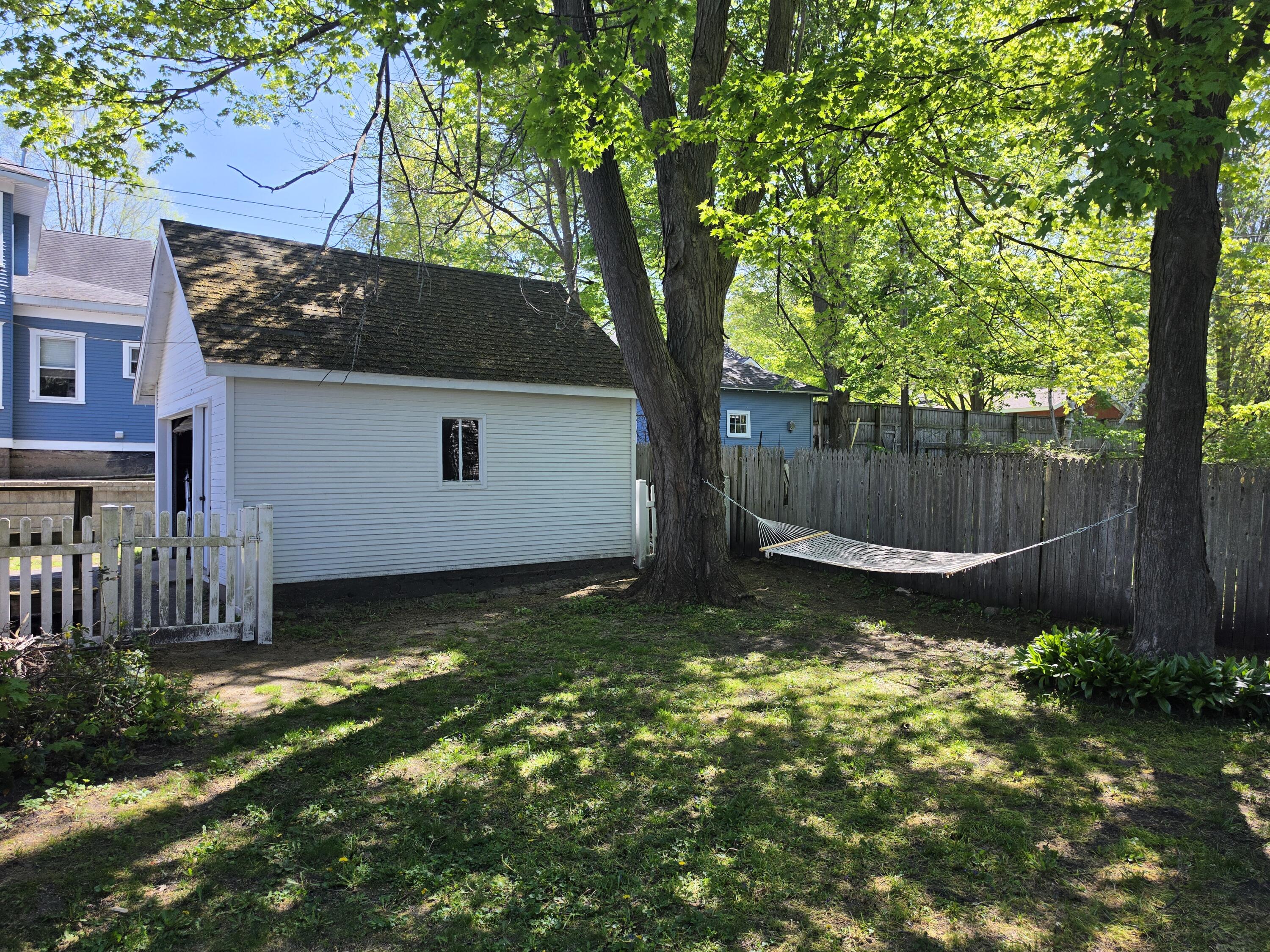 213 South Higbee Street Reed City, MI 49677 - Photo 4 of 27 20260516_160919