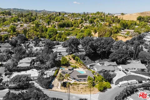$1,995,000 | 5121 Winnetka Avenue, Woodland Hills, CA 91364