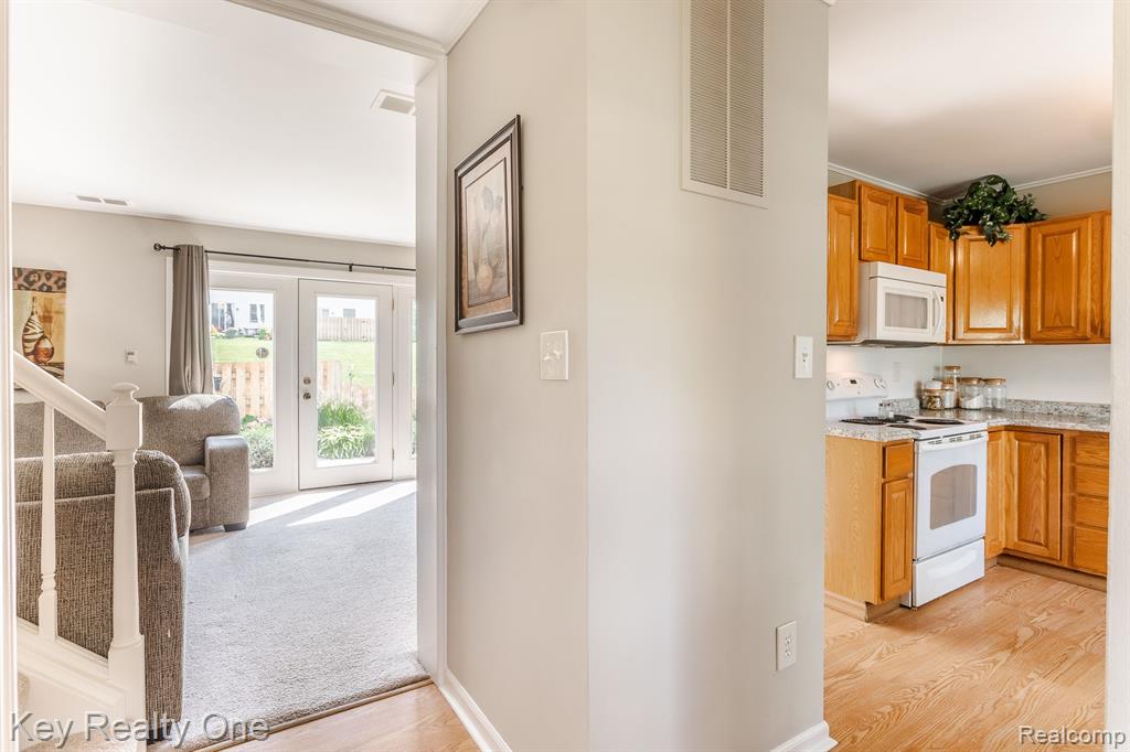 1145 Marquette Court Rochester Hills, MI 48307 - Photo 11 of 39
