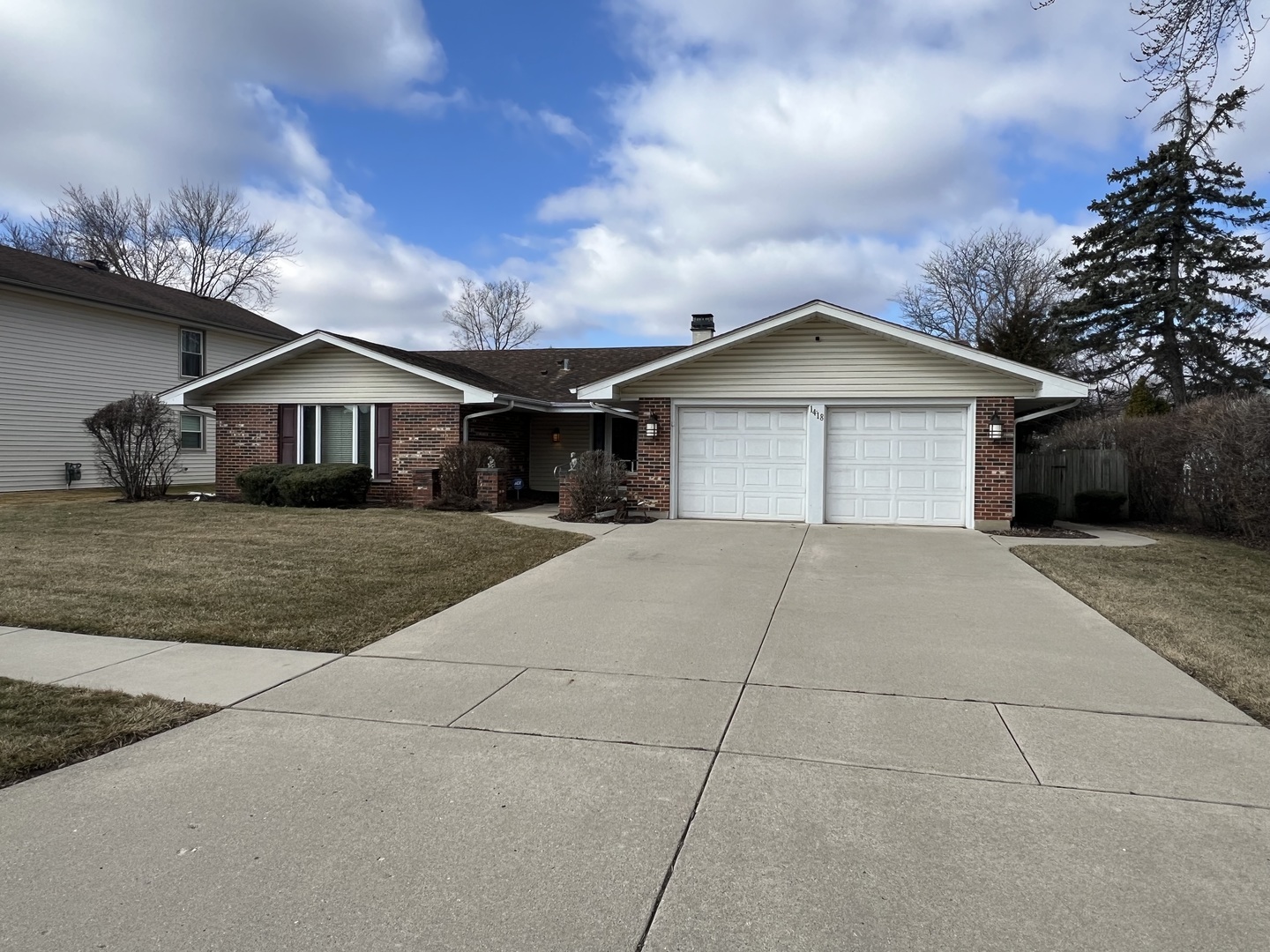 1418 Bladon Road Schaumburg, IL 60169 - Photo 2 of 32