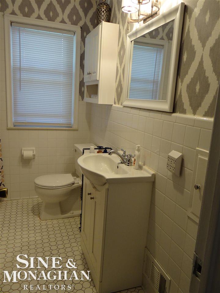 2037 Vernier Road, Unit 2041 VERNIER Grosse Pointe Woods, MI 48236 - Photo 12 of 38
