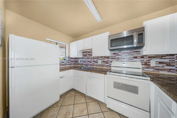 $284,000 | 5689 West 28th Avenue, Unit 5689, Hialeah, FL 33016